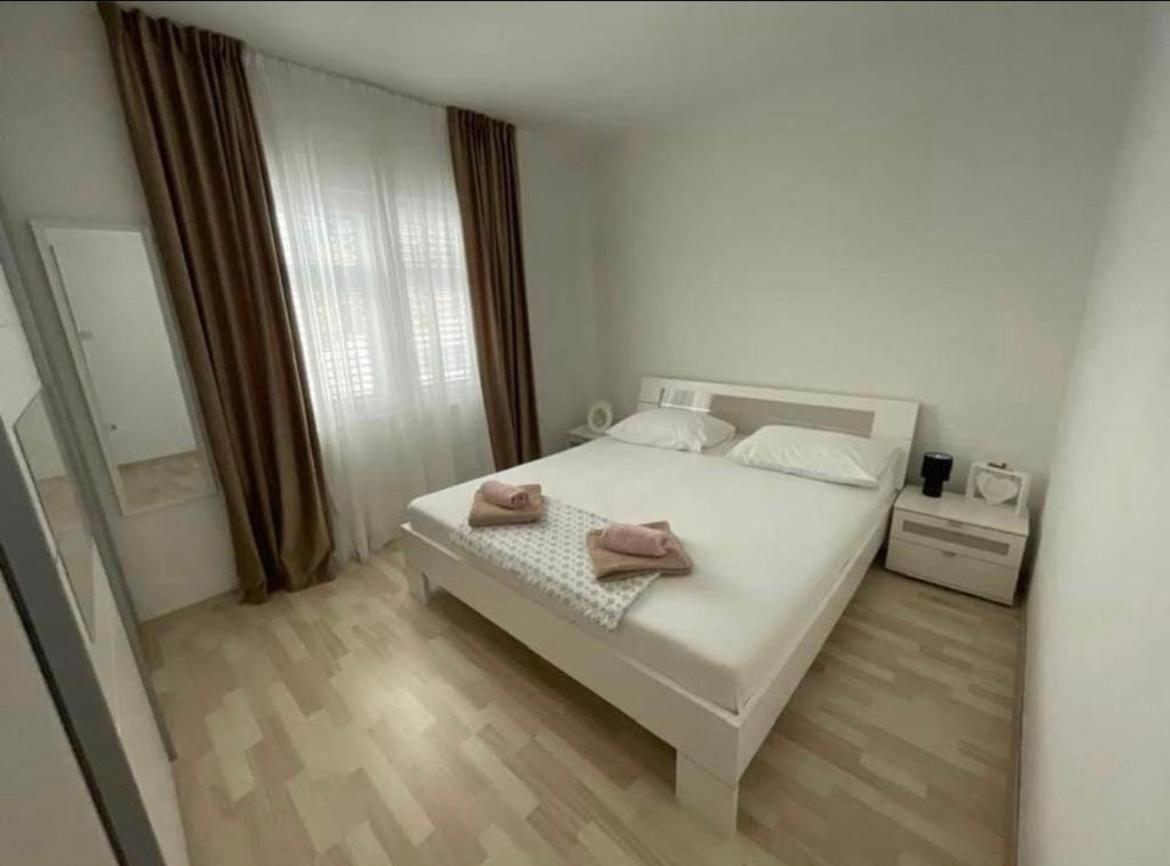 Apartman Kurtov Apartamento Pakoštane Exterior foto